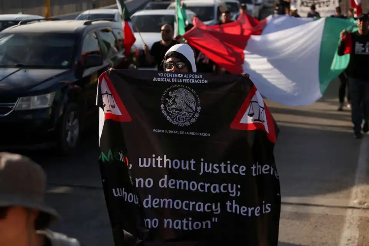 Mexico Supreme Court justice challenges controversial judicial reform